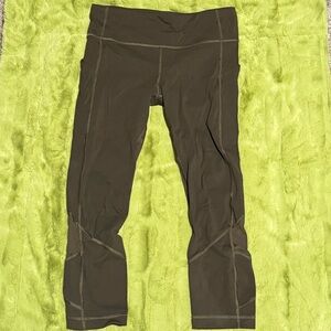 Lululemon Pace Rival Legging 22” Size 6